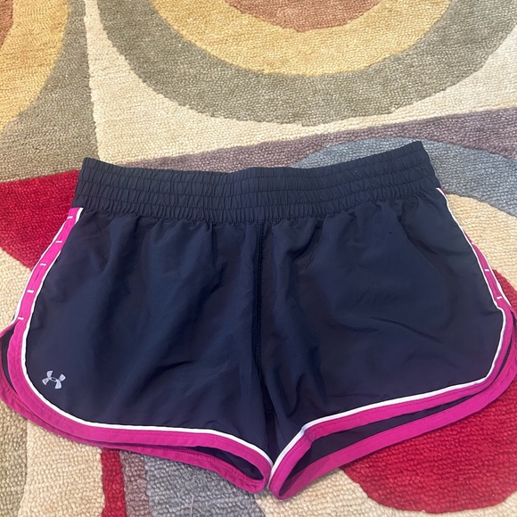 Under Armour Hear Gear Black Pink Athletic Running Shorts Built in Underwear M - Picture 1 of 5